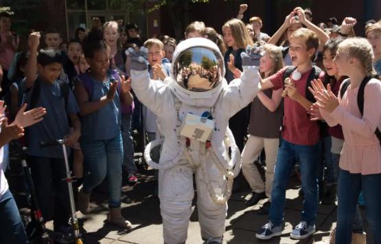 �Ƽ�10���ʺϳ�����������־��Ӱ